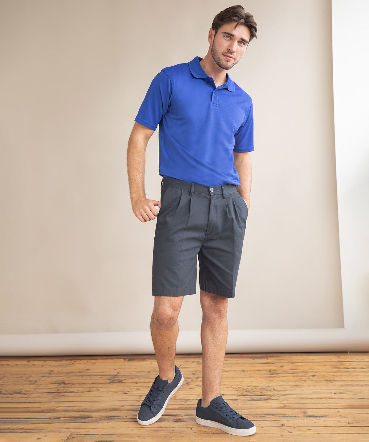 Stuttbuxur - Teflon®-coated Double Pleat Front Chino Shorts