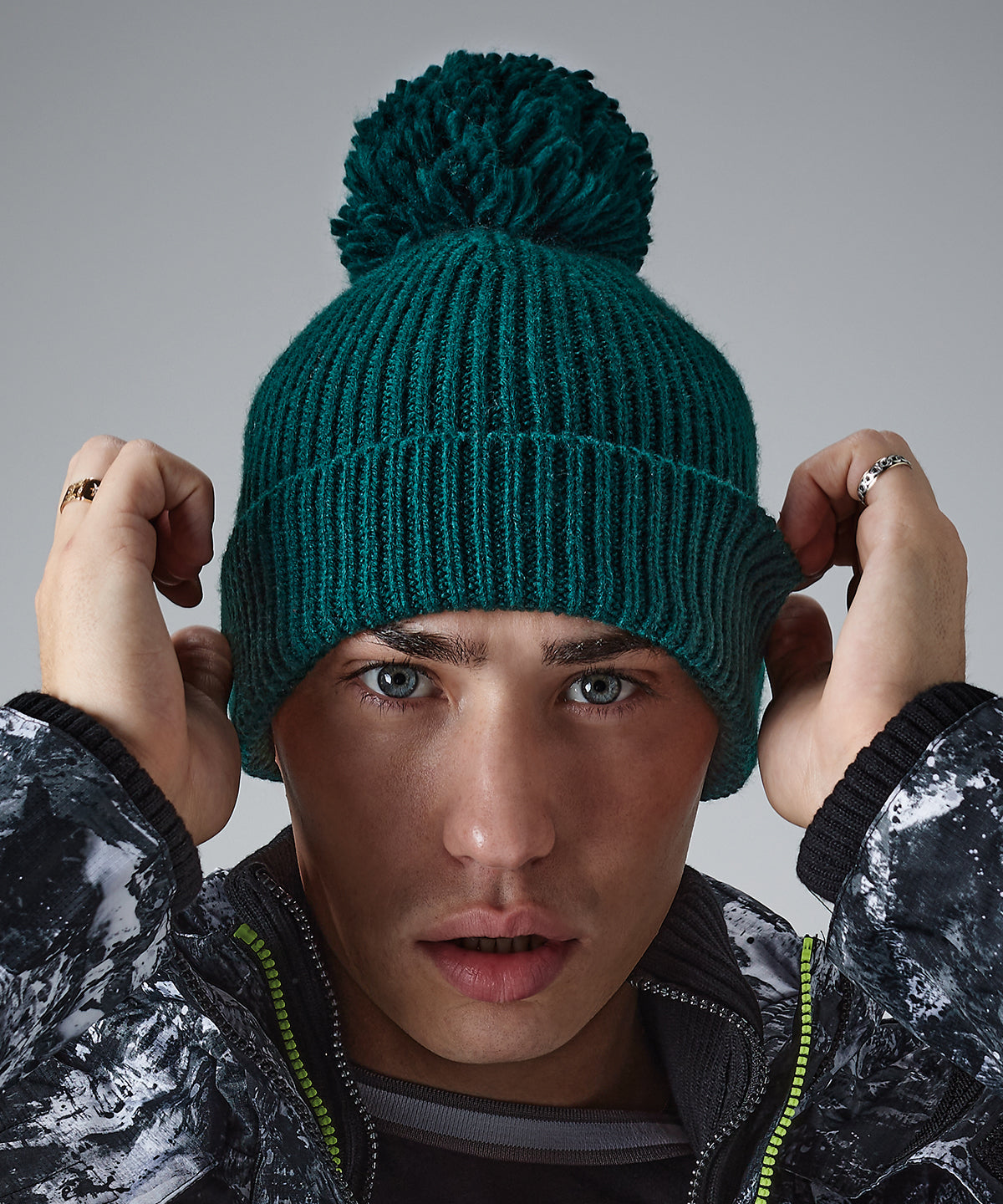 Húfur - Engineered Knit Ribbed Pom Pom Beanie