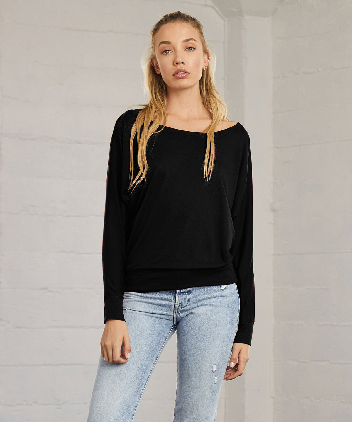 Stuttermabolir - Flowy Off-the-shoulder Long Sleeve T-shirt