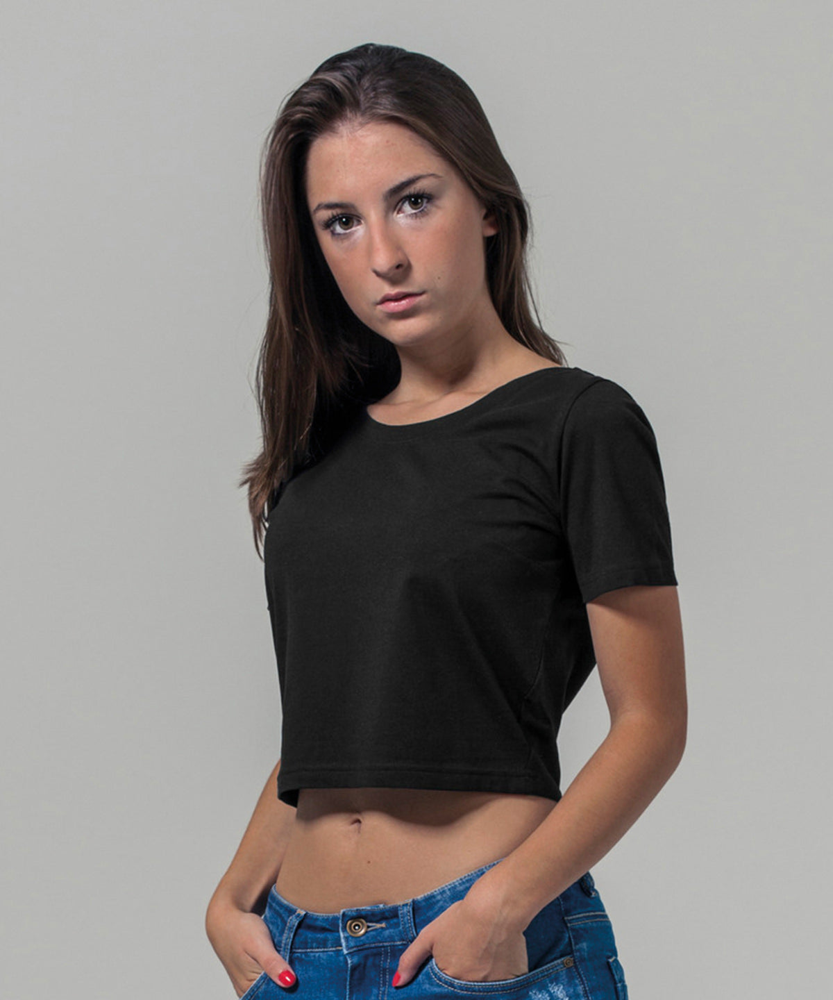 Stuttermabolir - Women's Cropped Tee