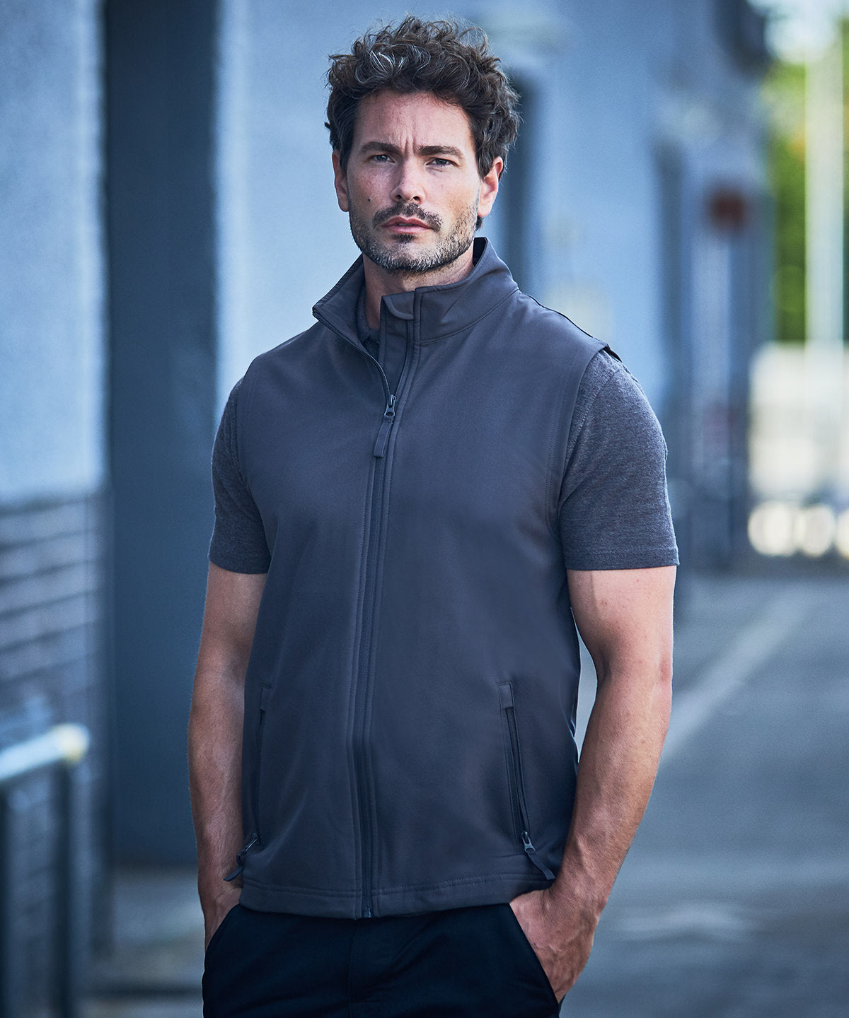 Vesti - Pro 2-layer Softshell Gilet