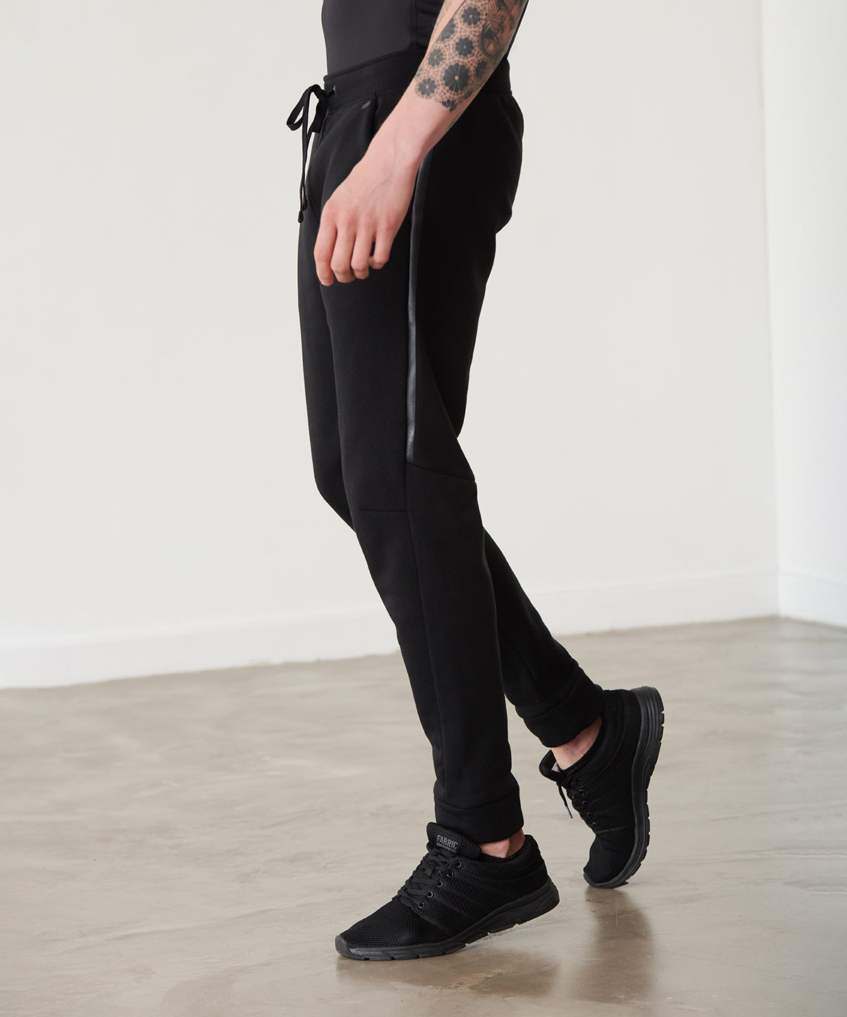 Joggingbuxur - Tech Slim Leg Joggers